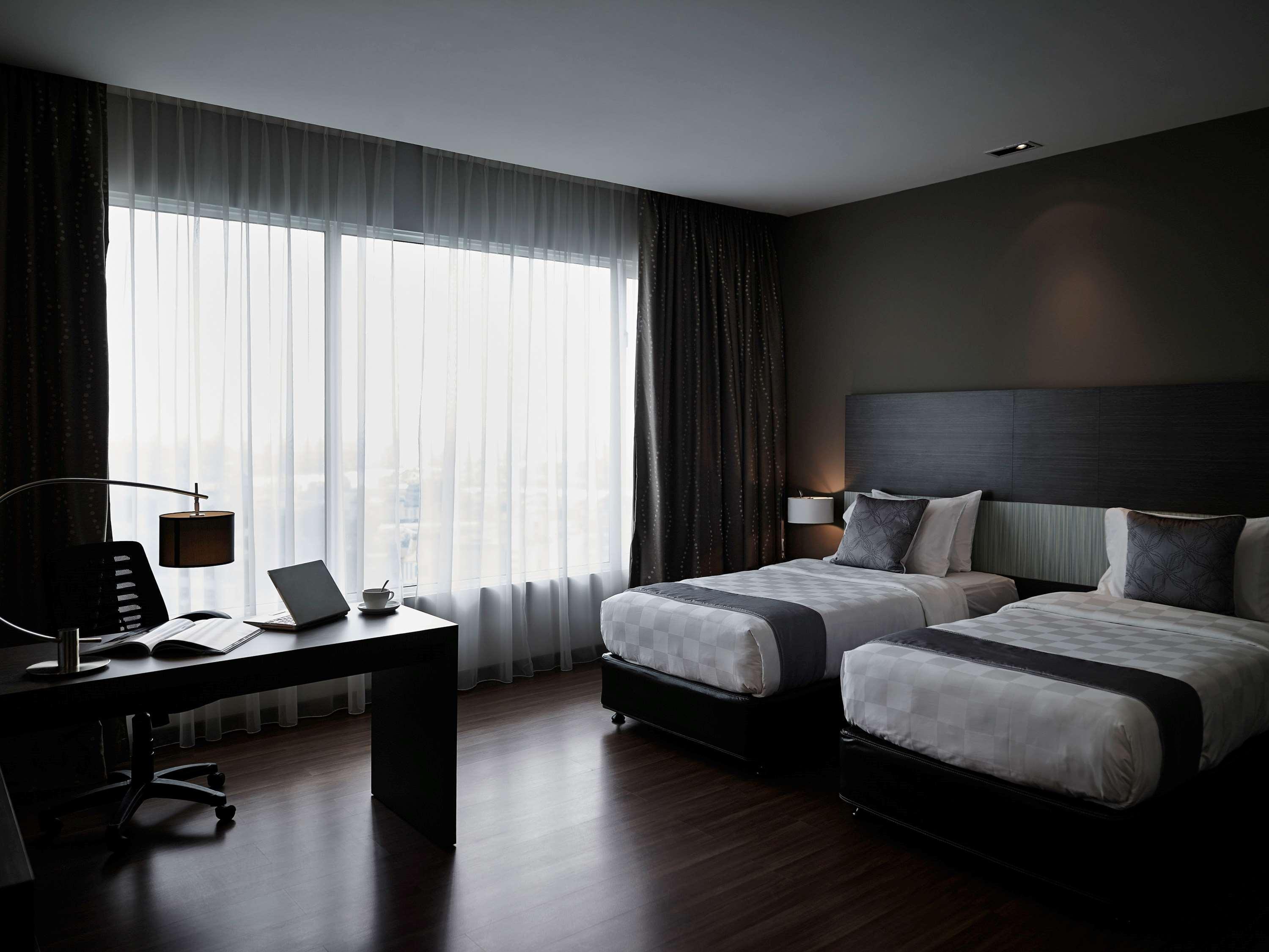 Pullman Kuching Hotell Eksteriør bilde Deluxe Room