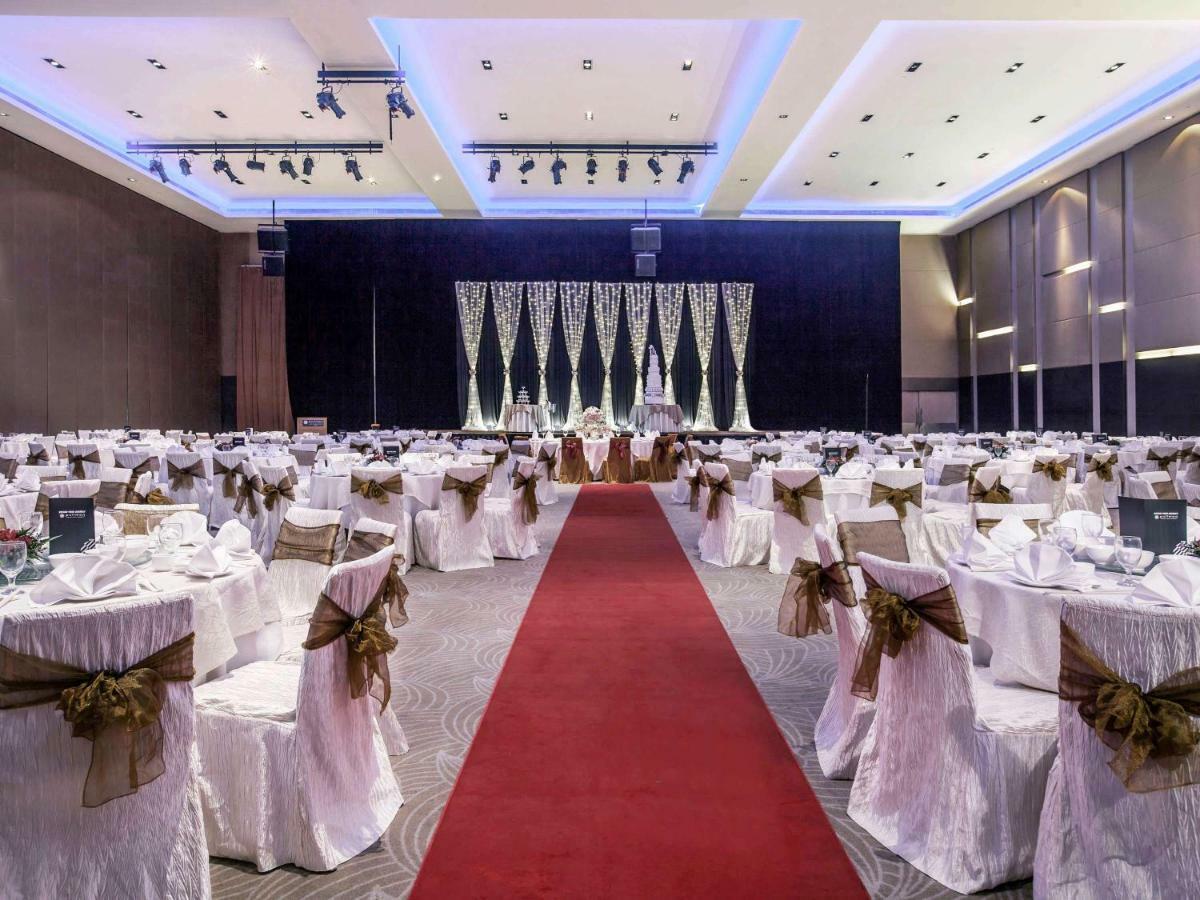 Pullman Kuching Hotell Eksteriør bilde The ballroom of the hotel